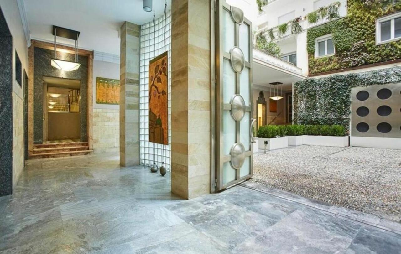 Palazzo Beltrade By Halldis Milán Exterior foto